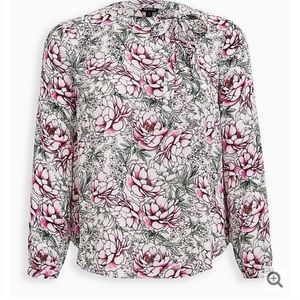 Torrid New With Tags Long Sleeve Tie Neck Blouse Size 4